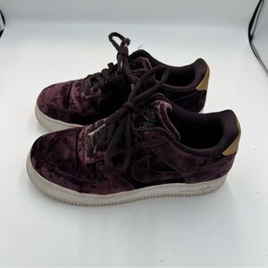Nike Air Force 1 Low Drapes the Air in Plush Velvet Sneakers Womens Size 7